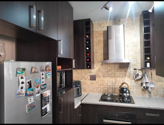 3 BEDROOM TOWNHOUSE FOR SALE IN SUNDOWNER